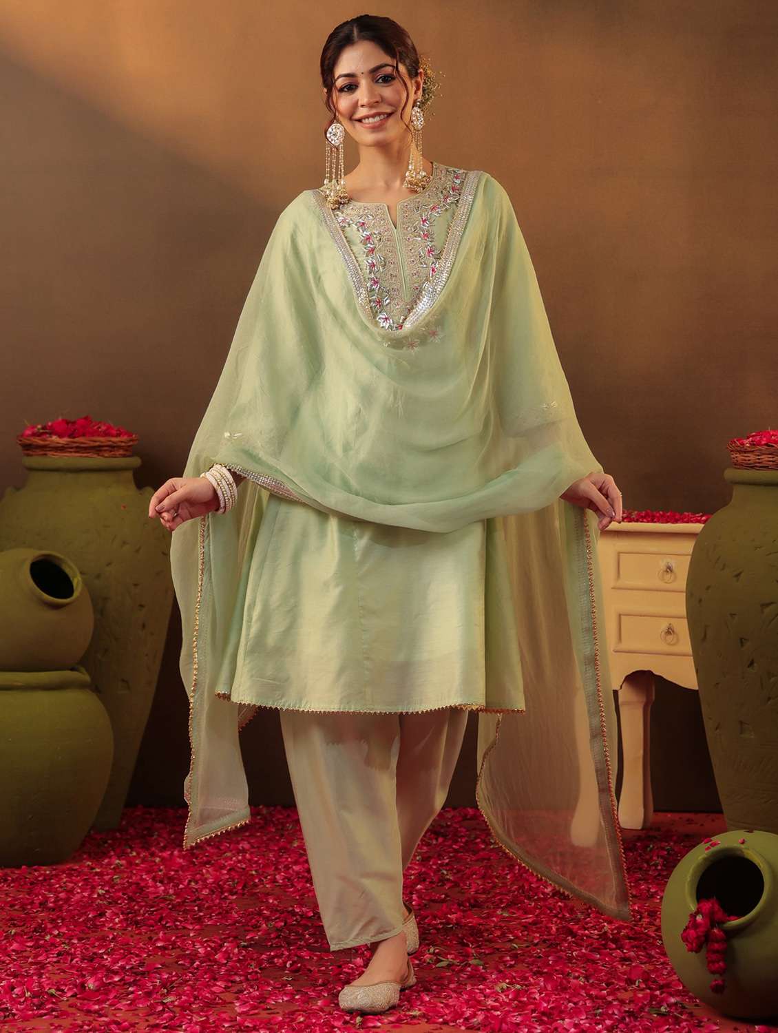 women three quarter sleeve kurta salwar with dupatta set - 22062085 - Standard Image - 3