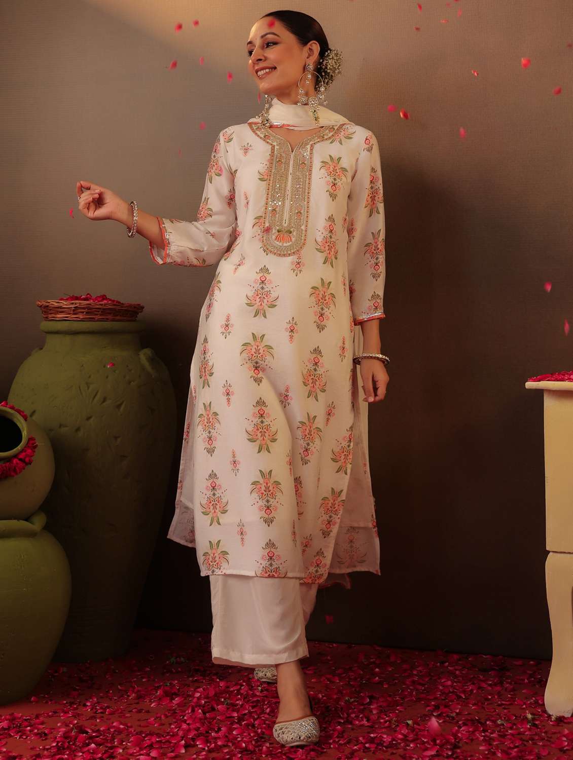 women three quarter sleeve kurta palazzo with dupatta set - 22062088 - Standard Image - 3