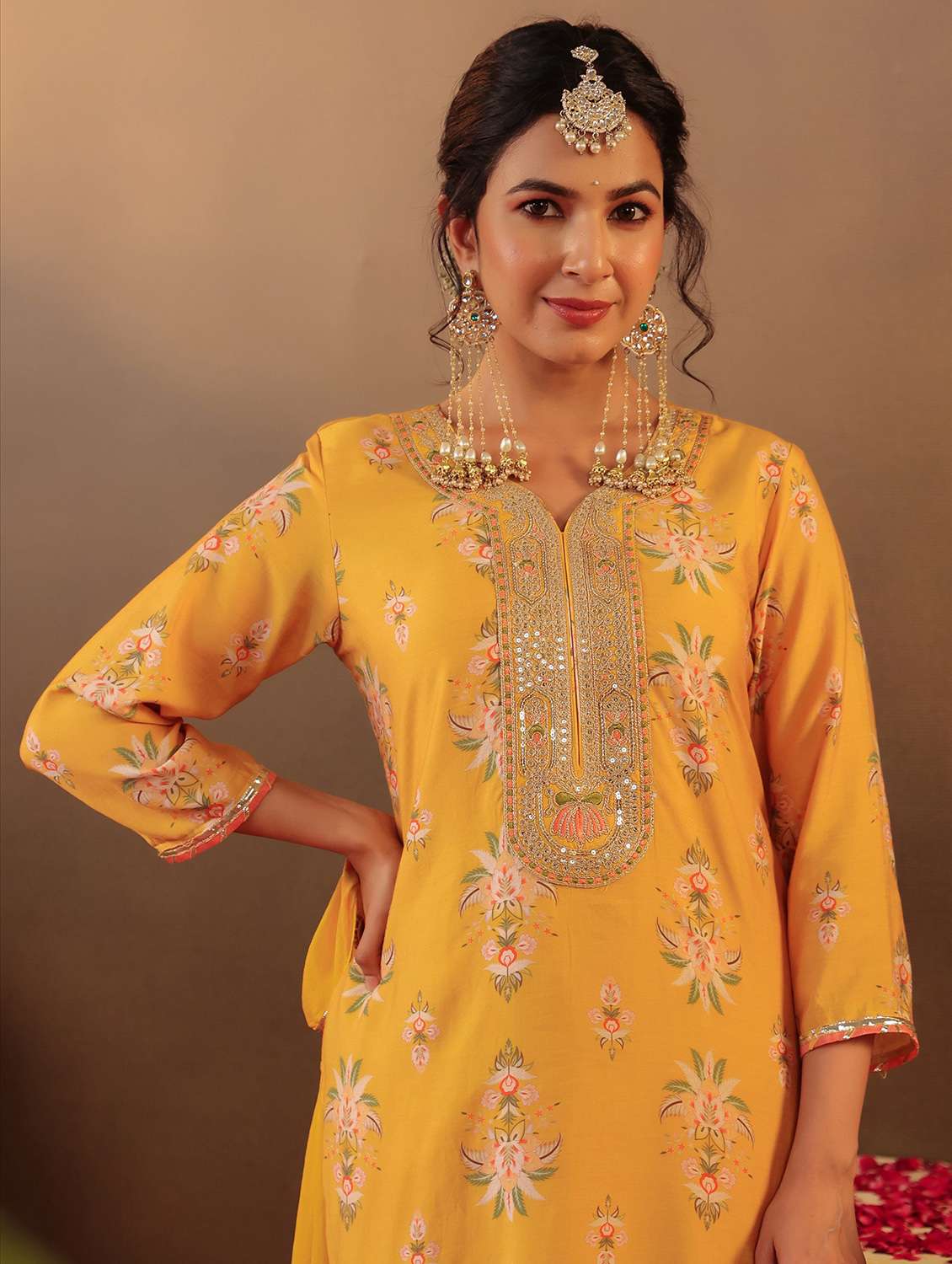 women three quarter sleeve kurta palazzo with dupatta set - 22062089 - Standard Image - 5