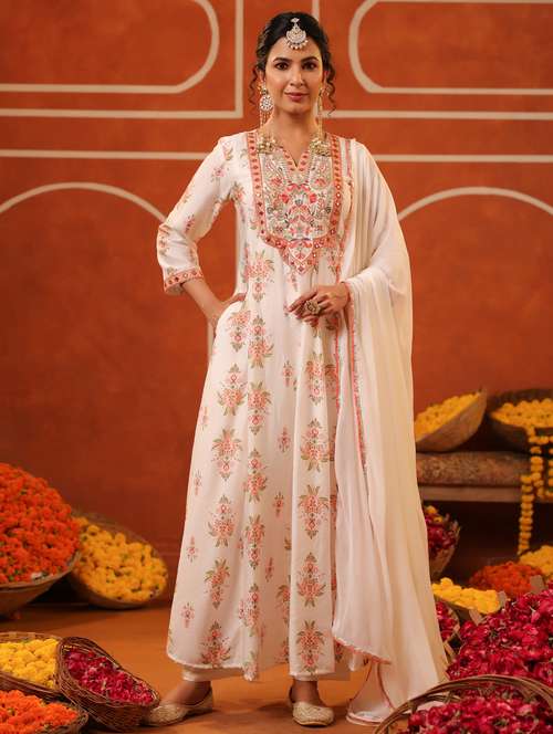 women three quarter sleeve kurta pant with dupatta set - 22062091 -  Standard Image - 0