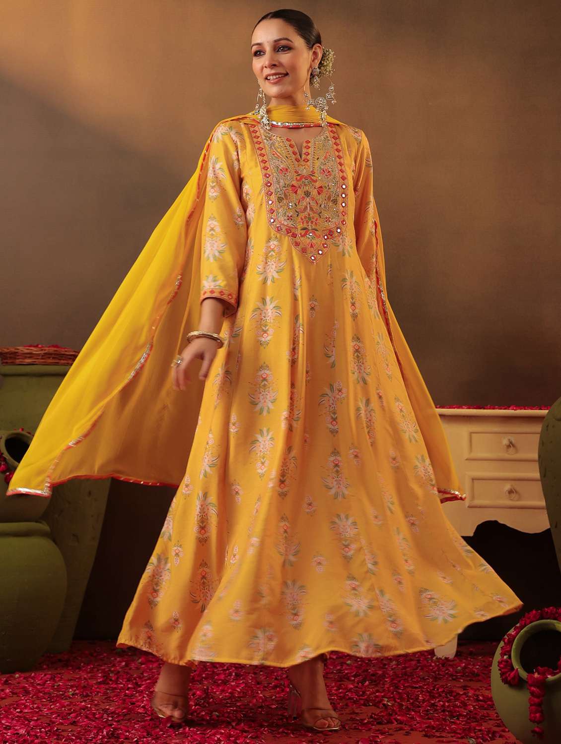 women three quarter sleeve kurta pant with dupatta set - 22062092 -  Standard Image - 3