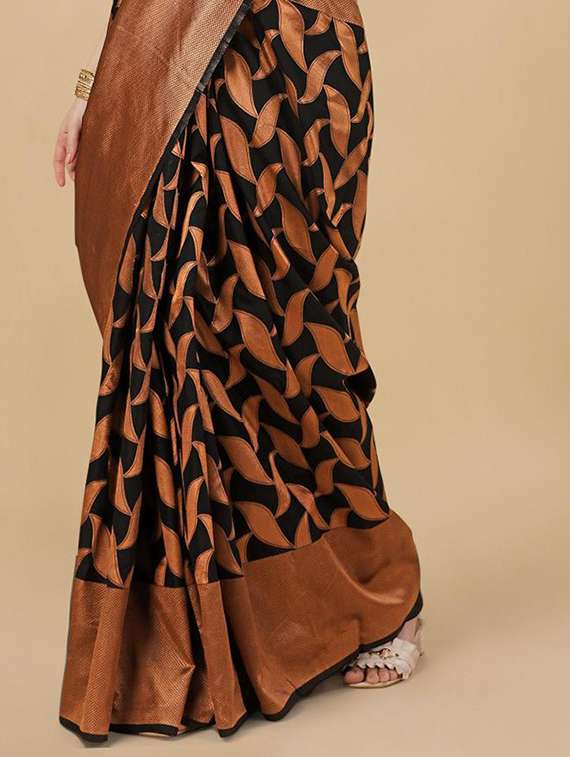 women self design banarasi saree with blouse - 22062120 - Standard Image - 3
