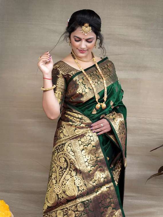 women self design banarasi saree with blouse - 22062130 - Standard Image - 3