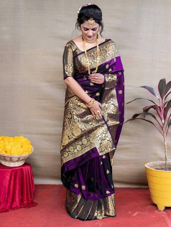women self design banarasi saree with blouse