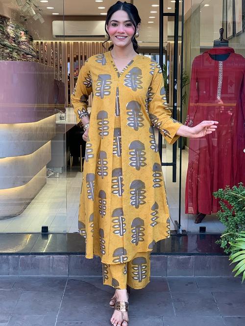 yellow muslin suit set - 22062847 - Standard Image - 0