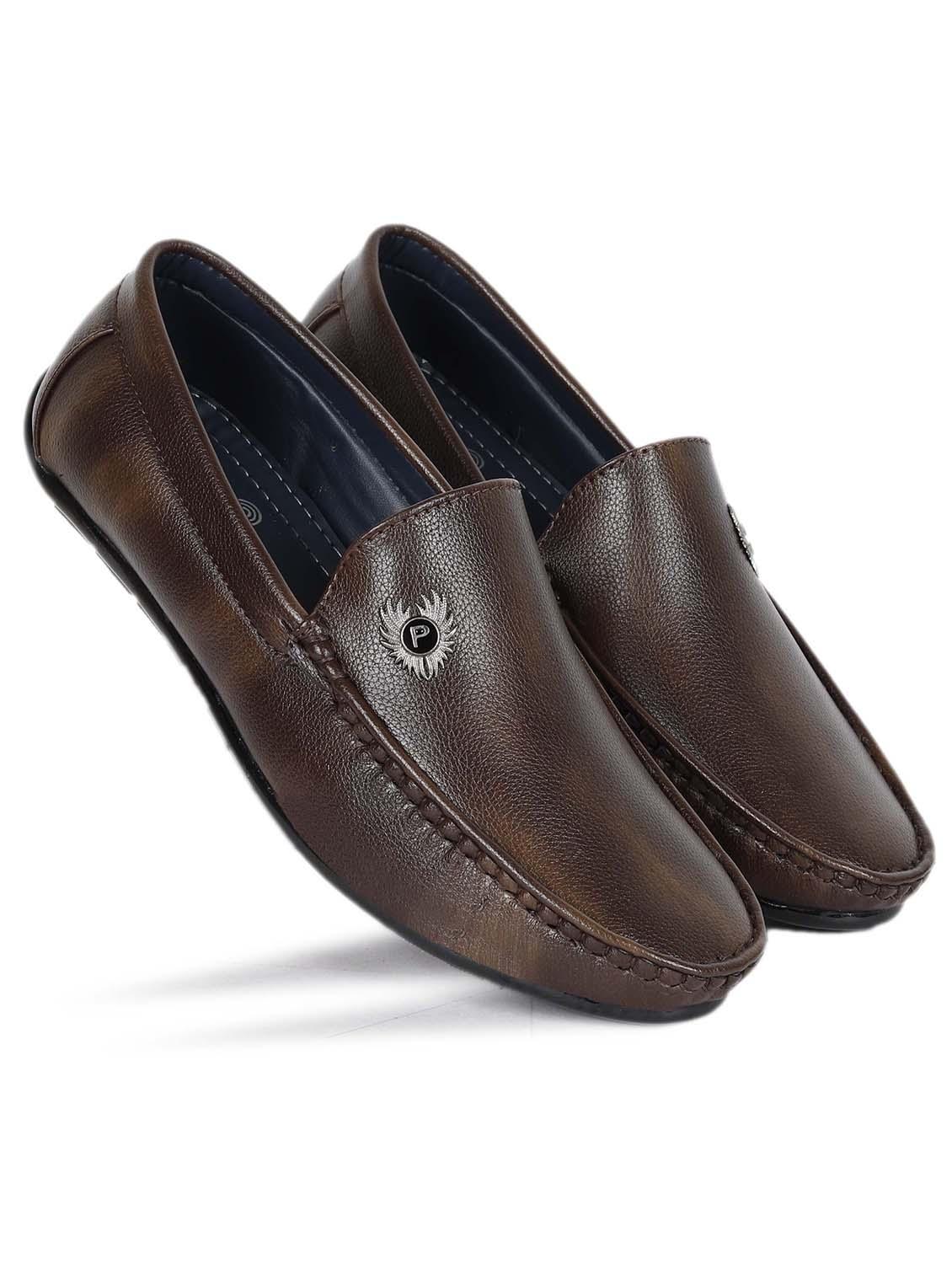 men brown solid slip on loafer - 22063058 - Standard Image - 3
