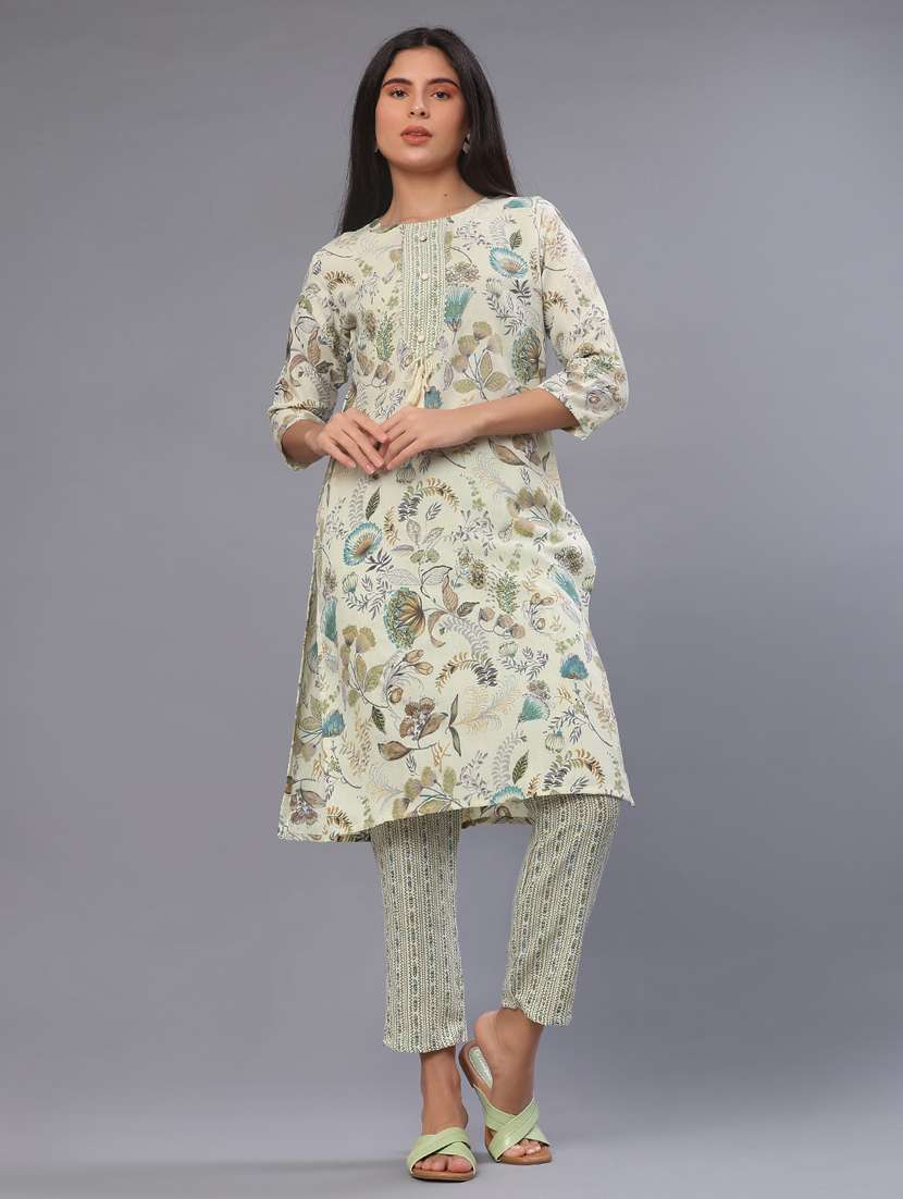 women floral three quarter sleeve kurta pant set