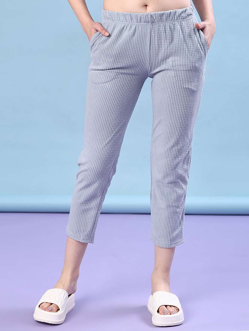 women solid mid rise capri