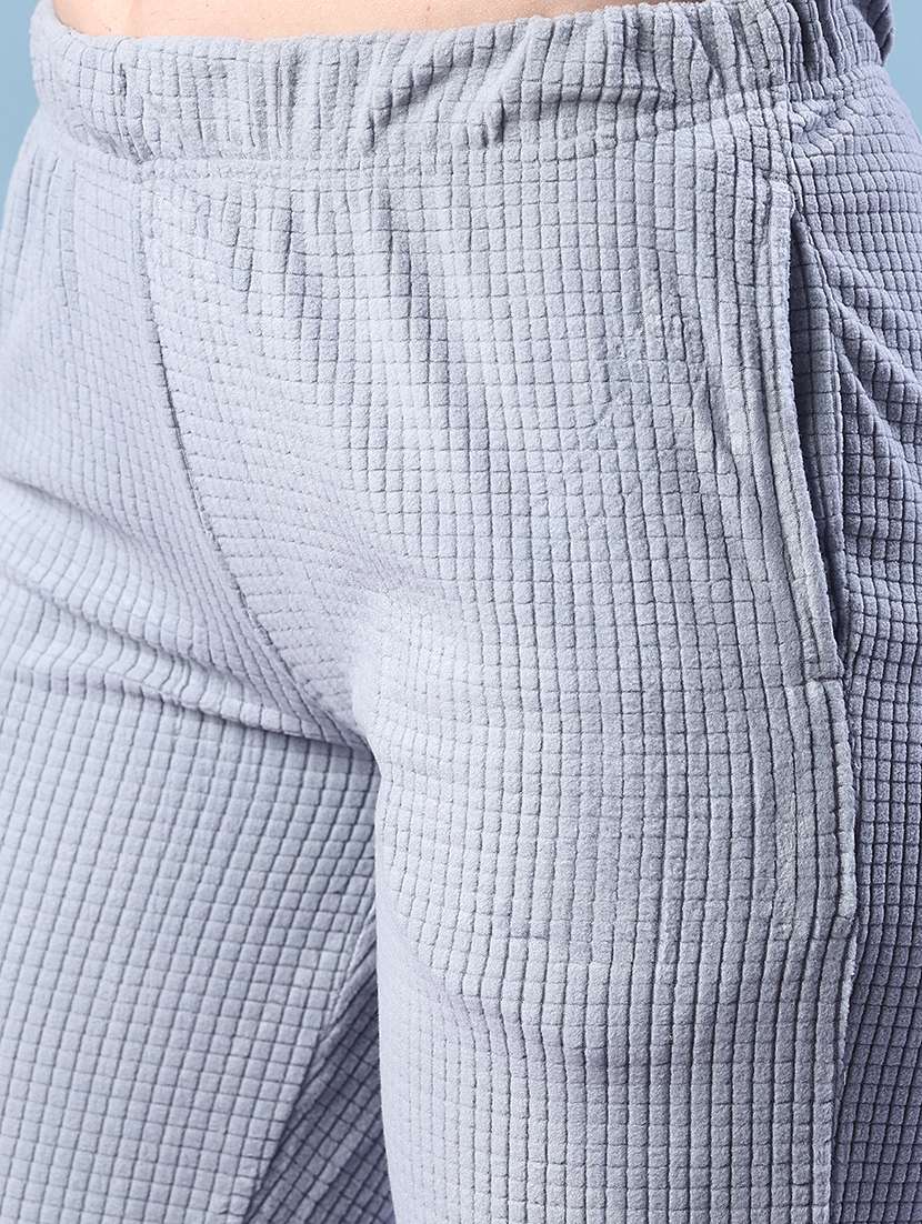 women solid mid rise capri - 22063785 -  Standard Image - 5