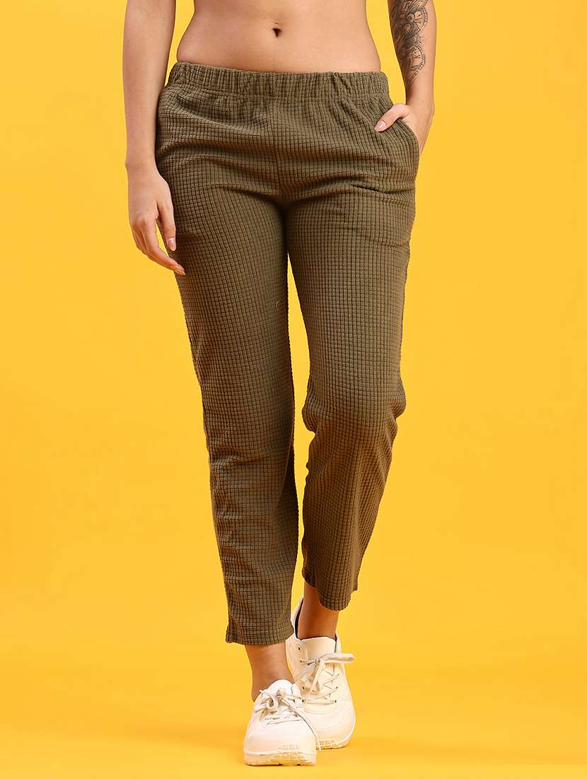 women solid mid rise pyjama