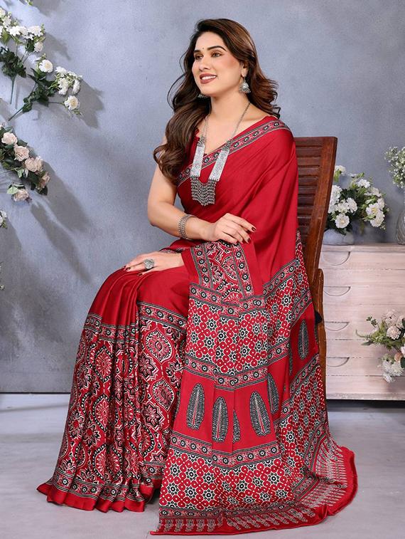 women printed casual wear saree with blouse - 22063824 - Standard Image - 3