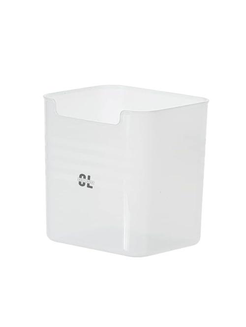 white plastic food storage container - 22065809 -  Standard Image - 0