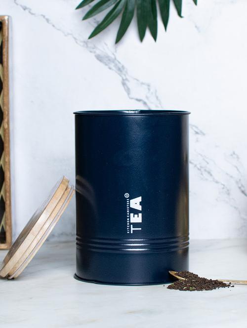 plastic storage container with lid - 22065820 - Standard Image - 0