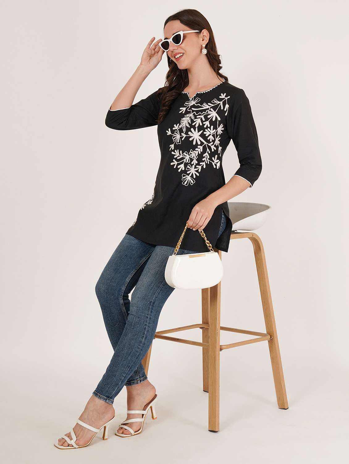 women embroidered three quarter sleeve straight kurti - 22065832 - Standard Image - 5
