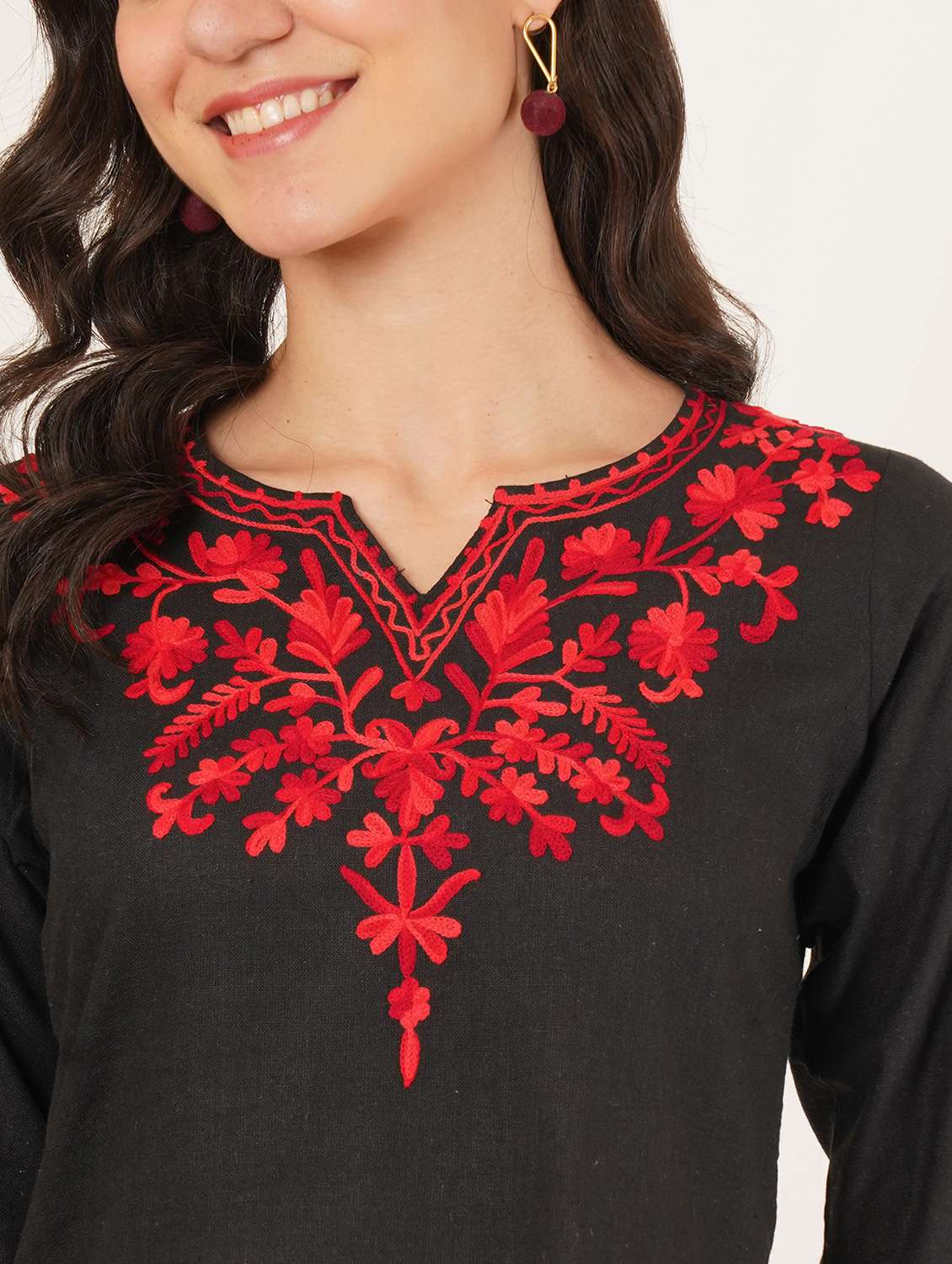 women embroidered three quarter sleeve straight kurti - 22065840 - Standard Image - 5