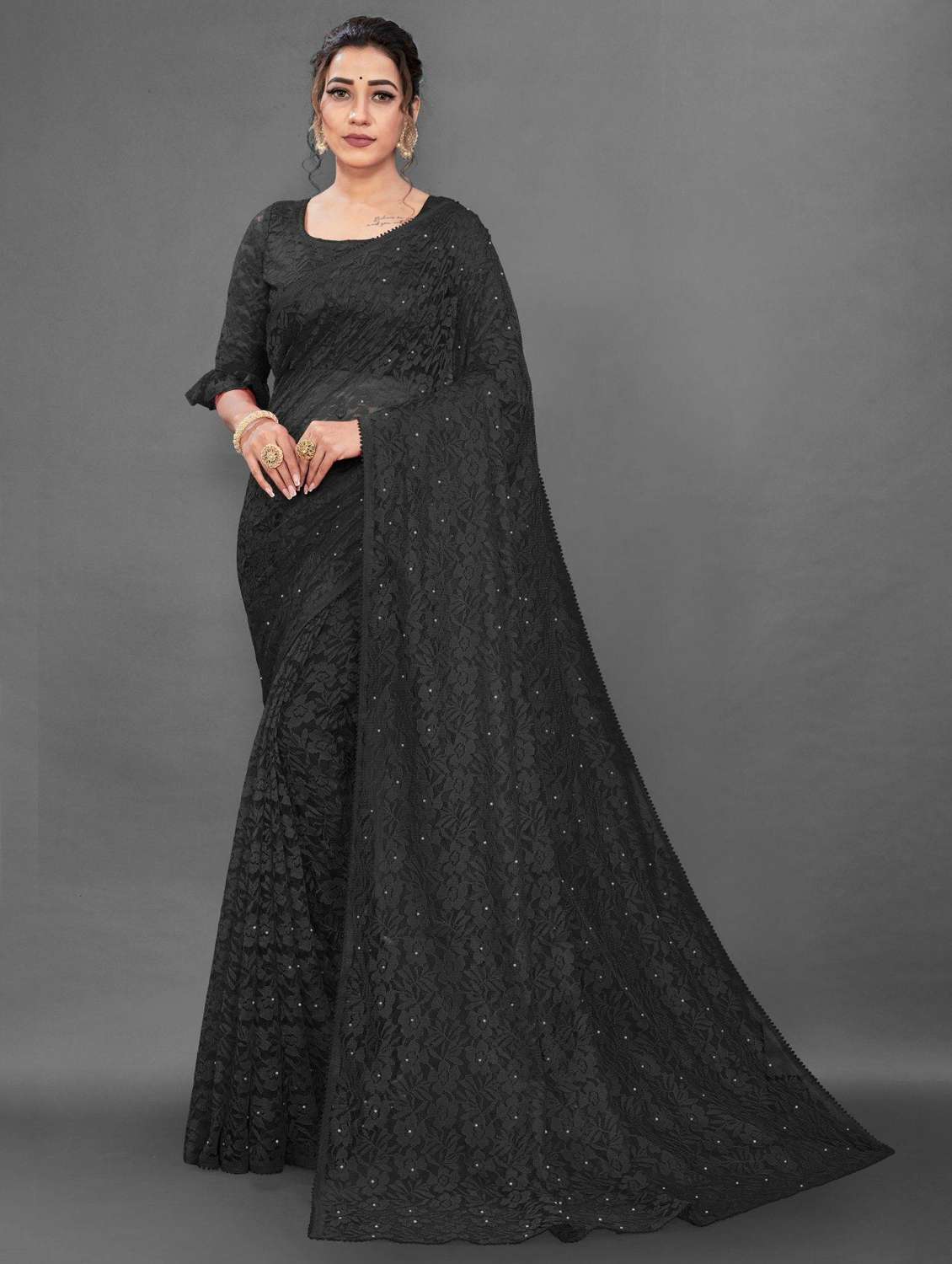 women self design plain saree with blouse - 22065977 - Zoom Image - 0