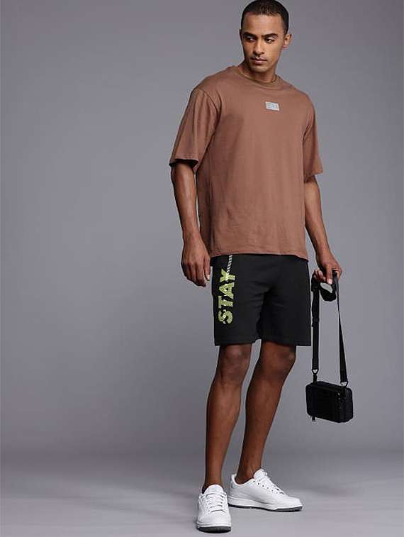 men printed mid rise regular fit shorts - 22065994 -  Standard Image - 3