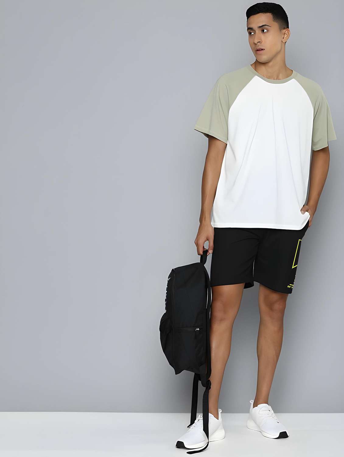 men printed mid rise regular fit shorts - 22066000 -  Standard Image - 3