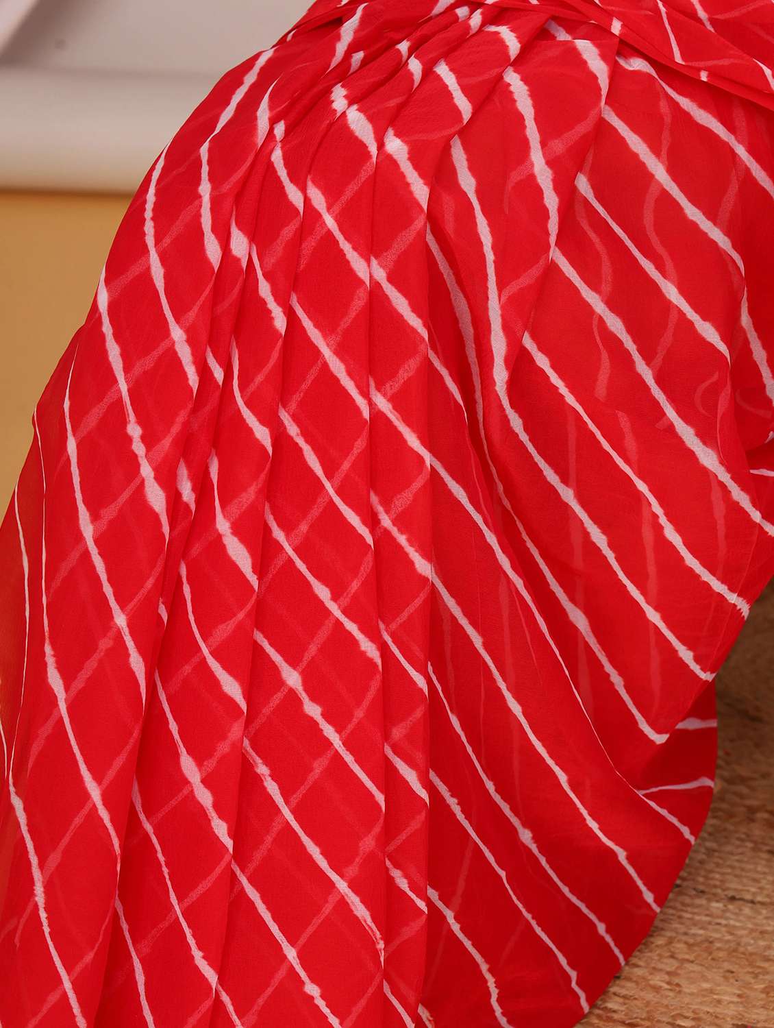 women leheriya printed saree - 22066033 - Standard Image - 5