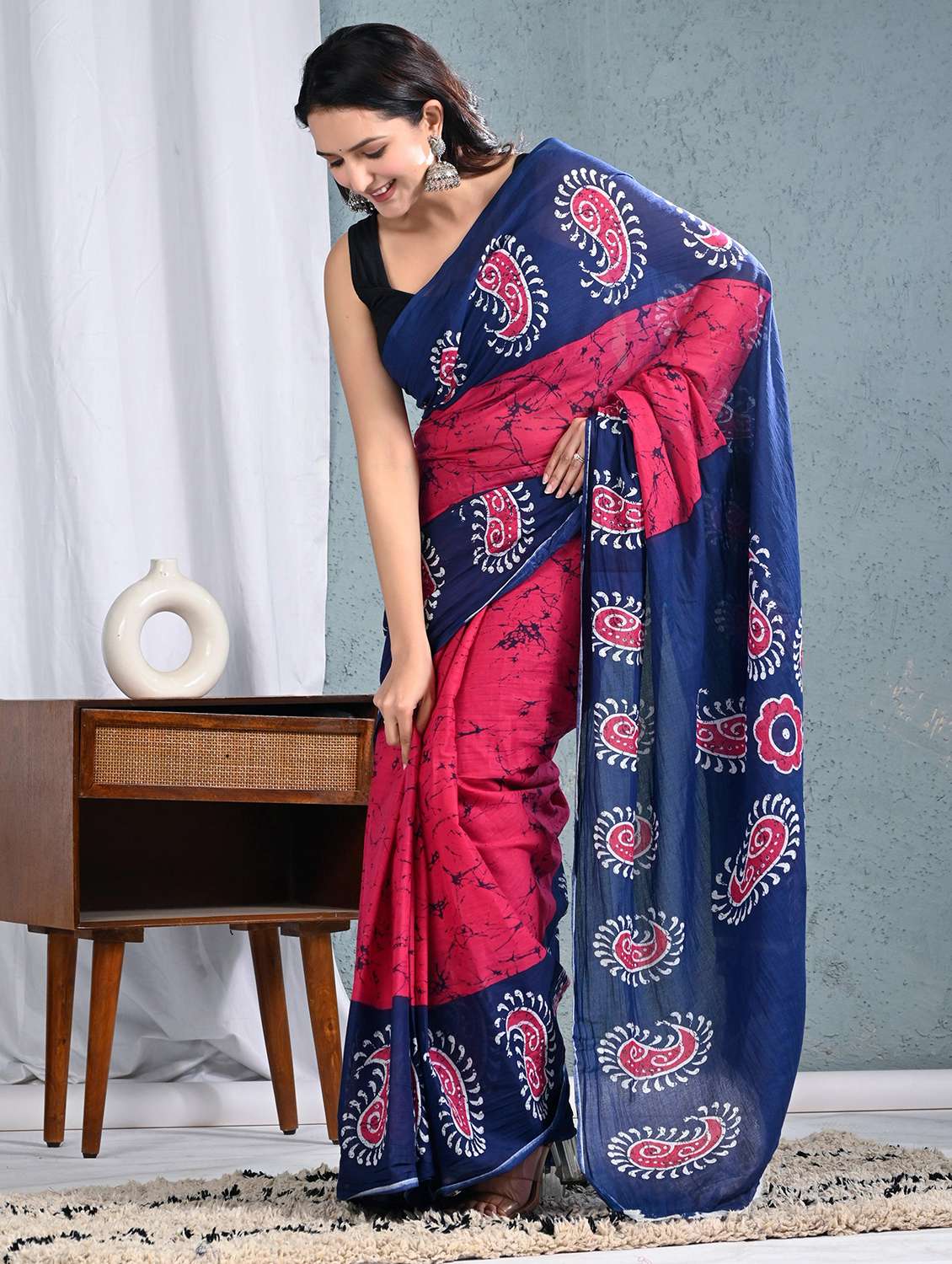 women printed casual wear saree with blouse - 22066041 - Standard Image - 3