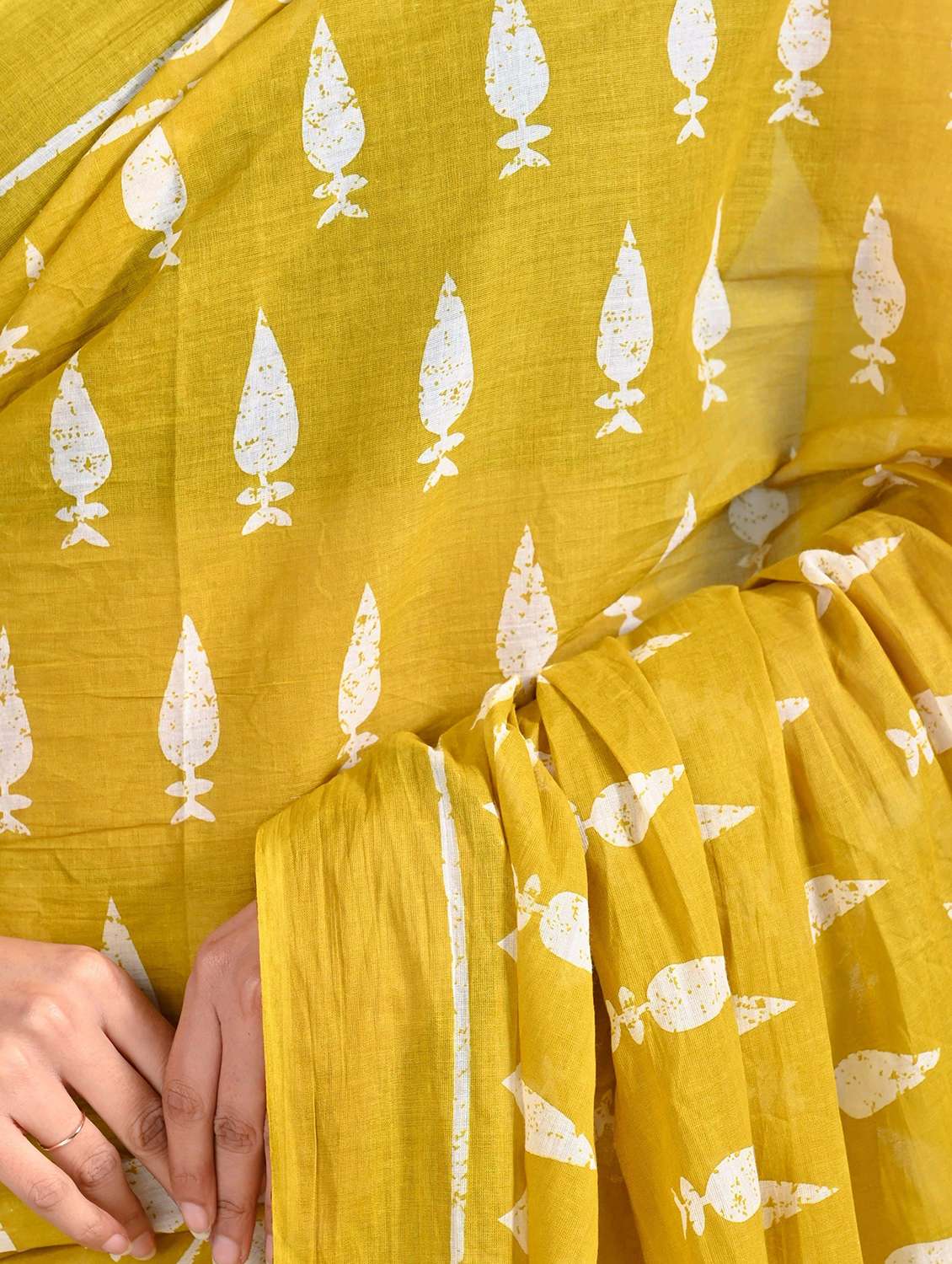 women printed casual wear saree with blouse - 22066045 -  Standard Image - 5