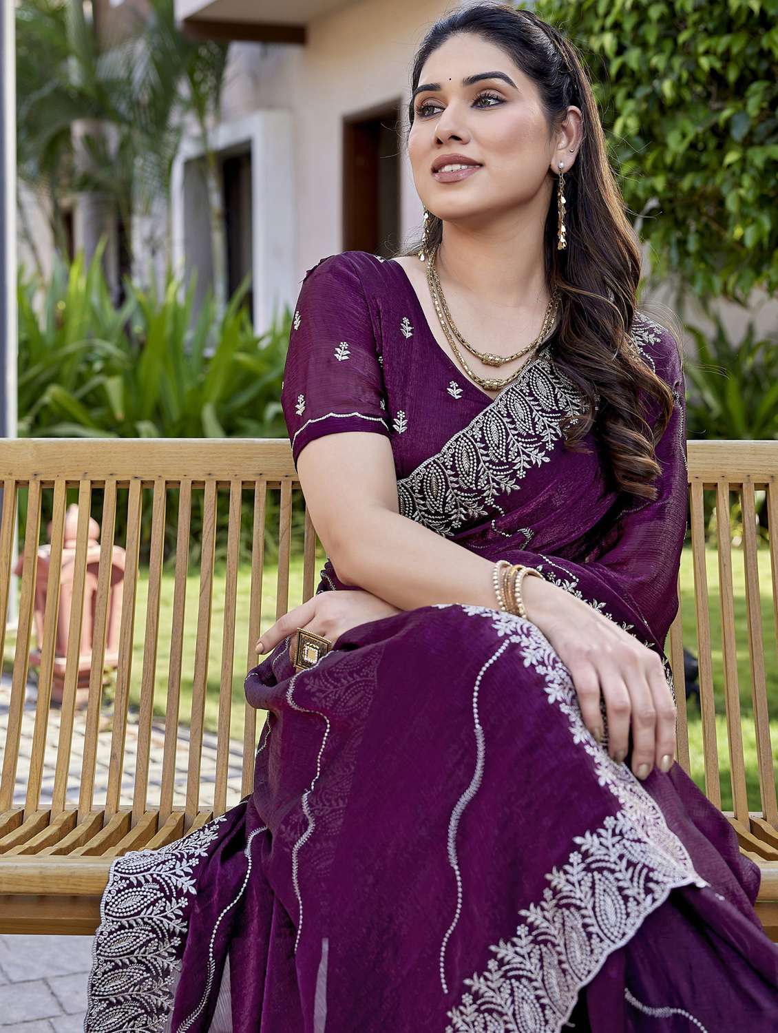 women solid with work embroidered saree with blouse - 22066136 - Standard Image - 5
