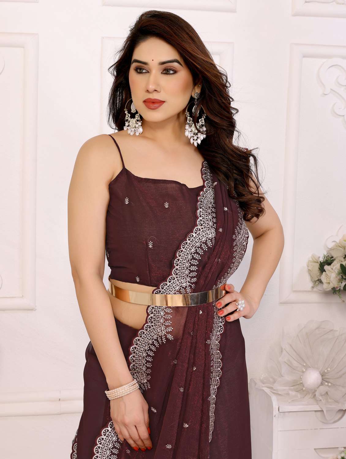 women solid with work embroidered saree with blouse - 22066150 - Standard Image - 5