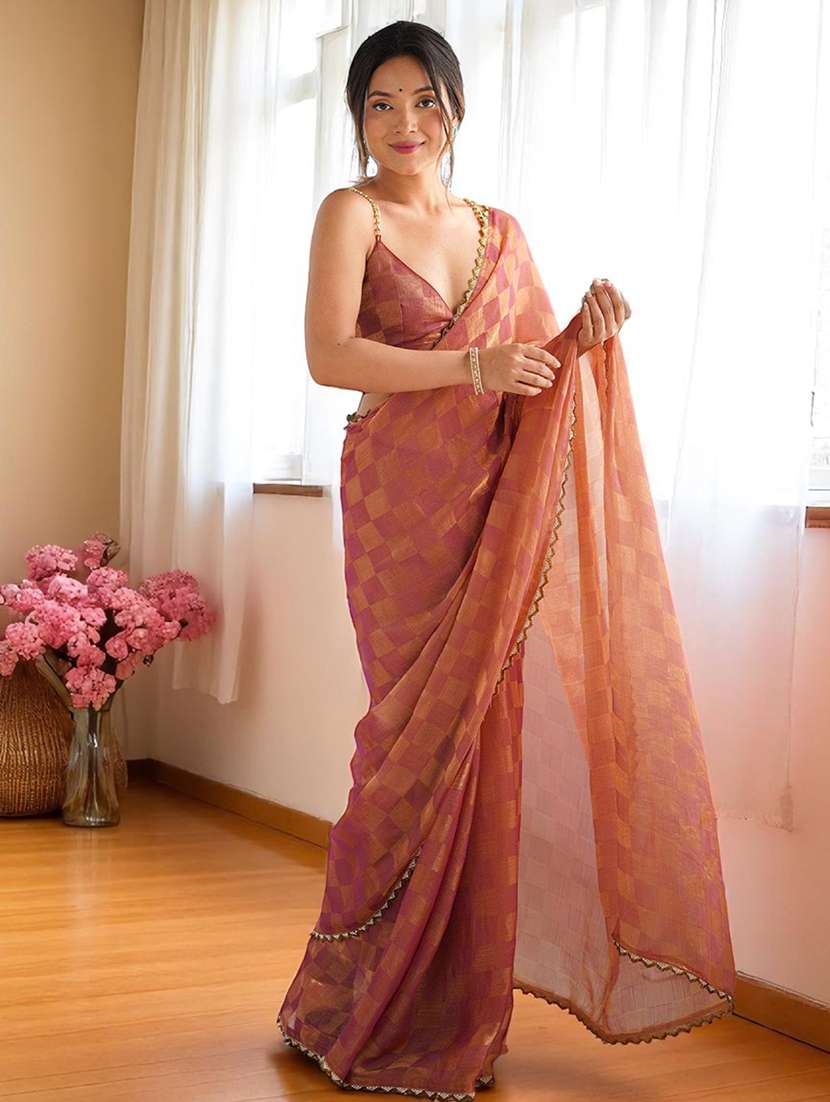 women checkered embellished bordered saree with blouse - 22066198 - Standard Image - 3