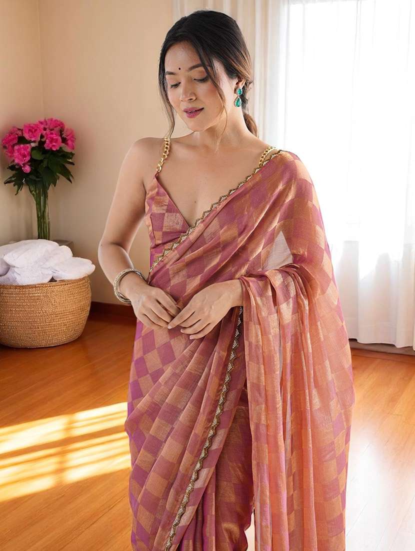women checkered embellished bordered saree with blouse - 22066198 - Standard Image - 5