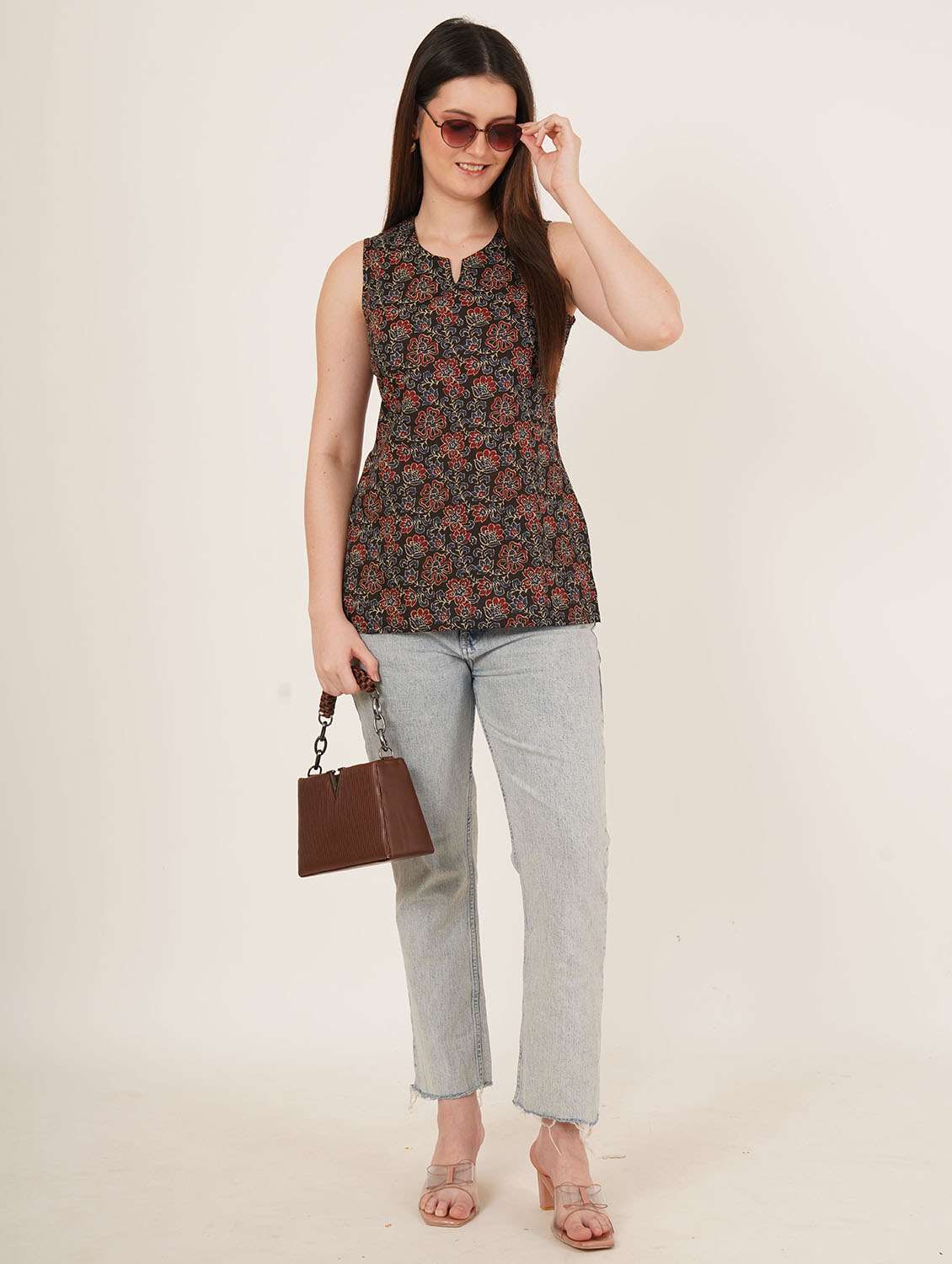 women printed sleeveless straight kurti - 22066246 -  Standard Image - 5