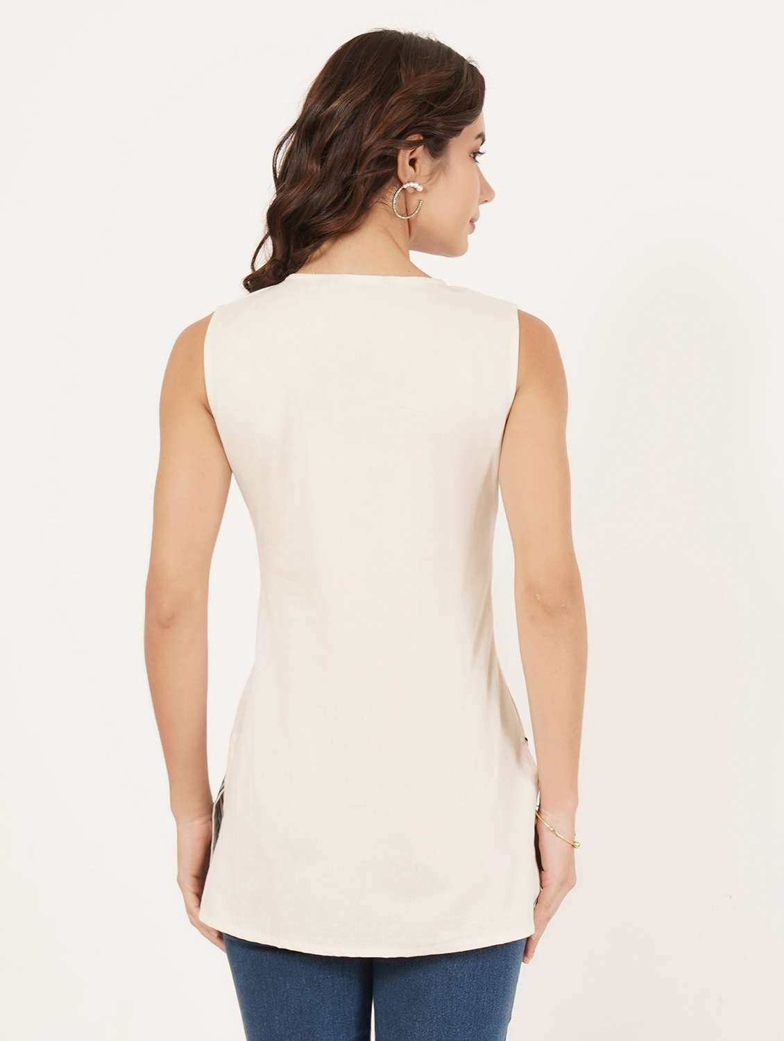 women solid wiith work sleeveless straight kurti - 22066257 - Standard Image - 3