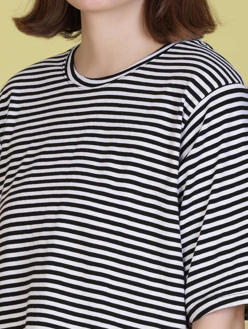 women striped short sleeve oversized t-shirt - 22066267 -  Standard Image - 5