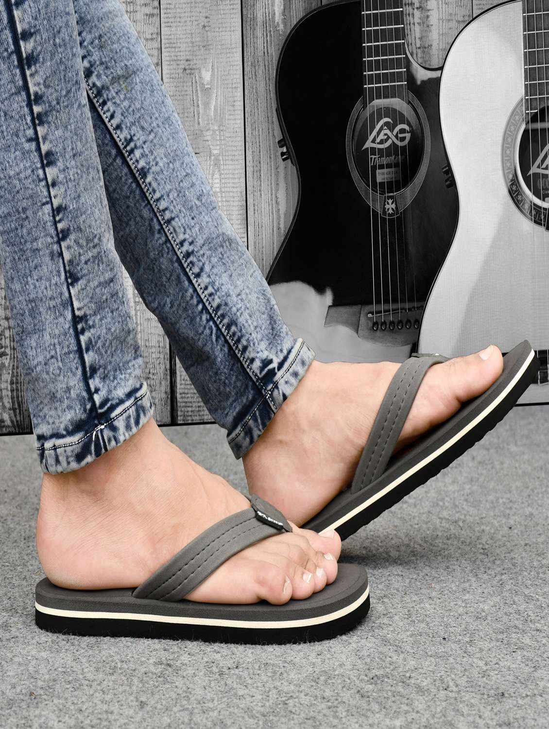 men printed slip on flip flop - 22066276 - Standard Image - 5