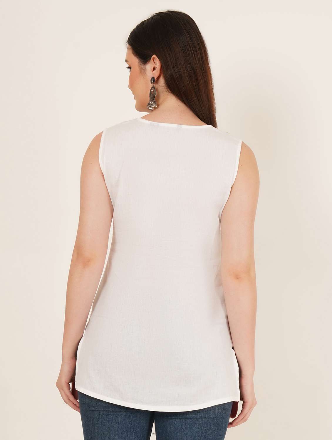 women solid wiith work sleeveless straight kurti - 22066282 - Standard Image - 3
