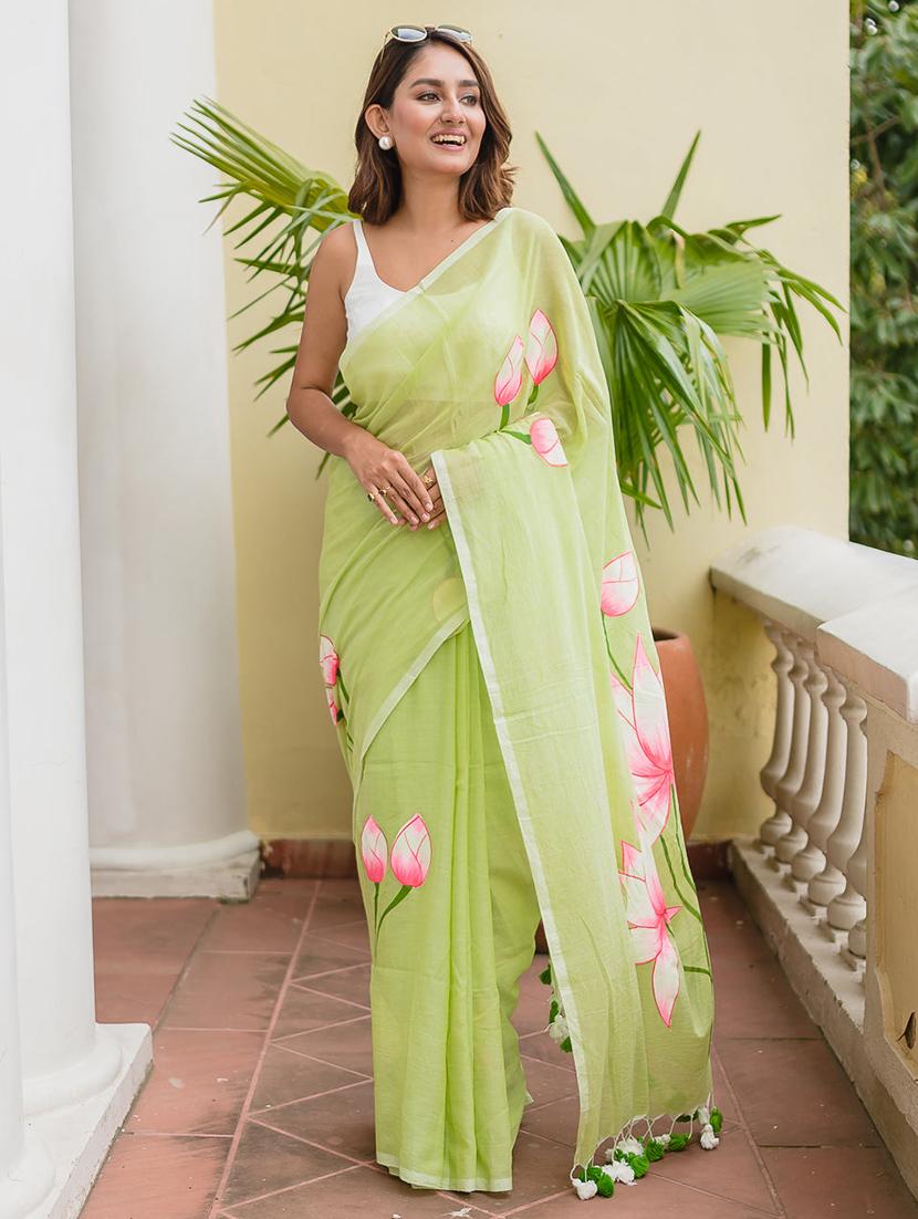women floral printed saree with blouse - 22066303 -  Zoom Image - 0