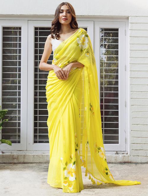 women floral printed saree with blouse - 22066305 - Standard Image - 0