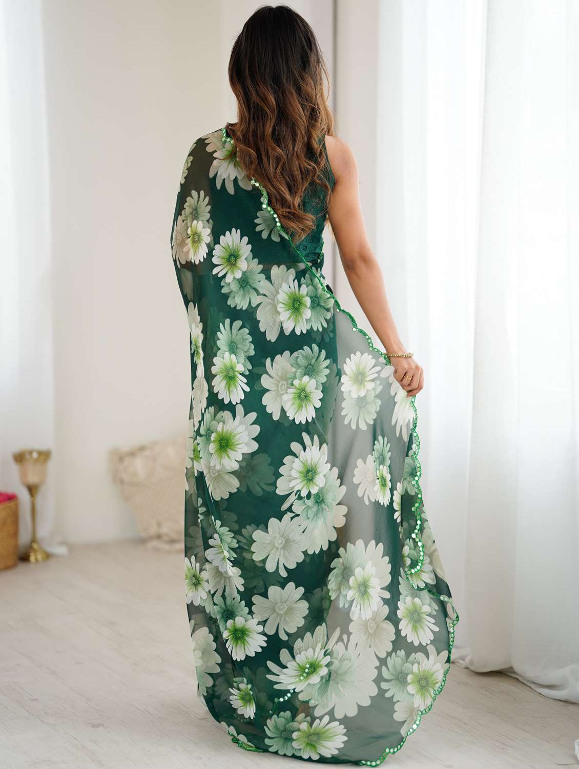 women floral printed saree with blouse - 22066337 - Standard Image - 3