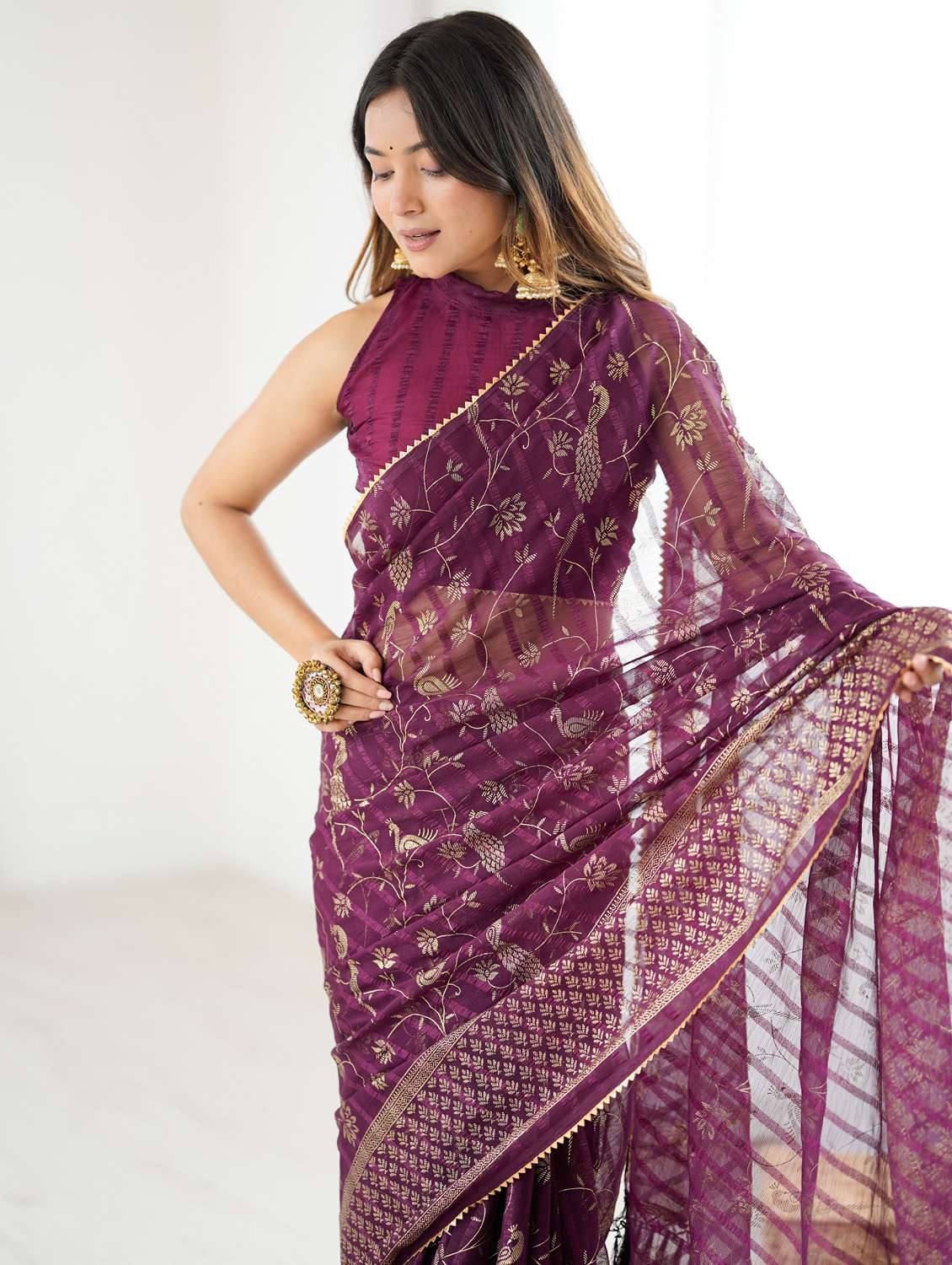 women printed casual wear saree with blouse - 22066343 - Standard Image - 3