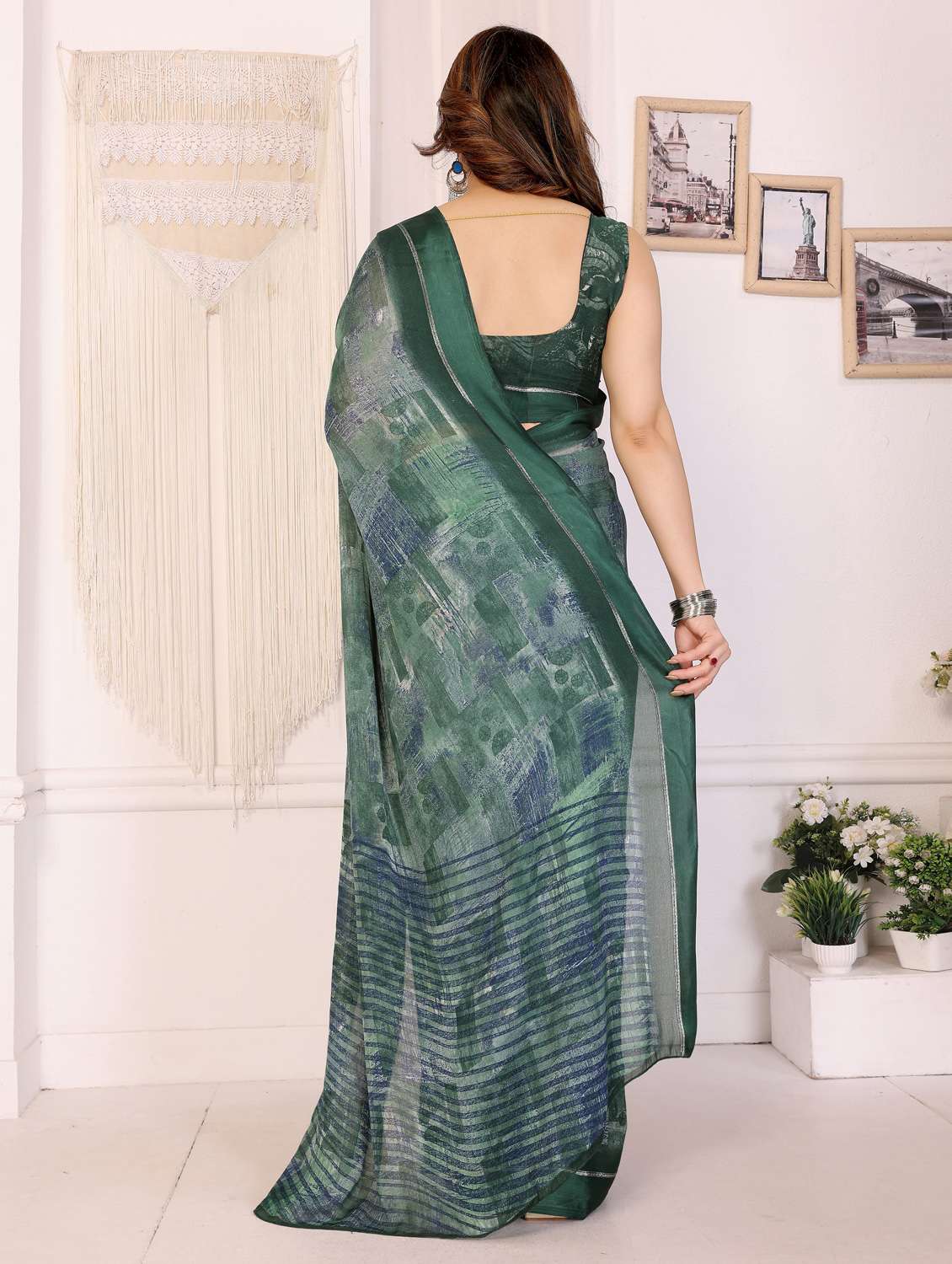 women printed casual wear saree with blouse - 22066355 -  Standard Image - 3