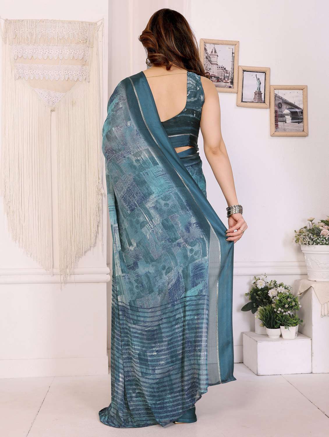 women printed casual wear saree with blouse - 22066357 -  Standard Image - 3