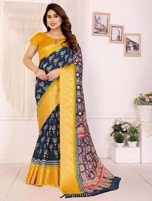 women printed casual wear saree with blouse - 22066359 - Standard Image - 0