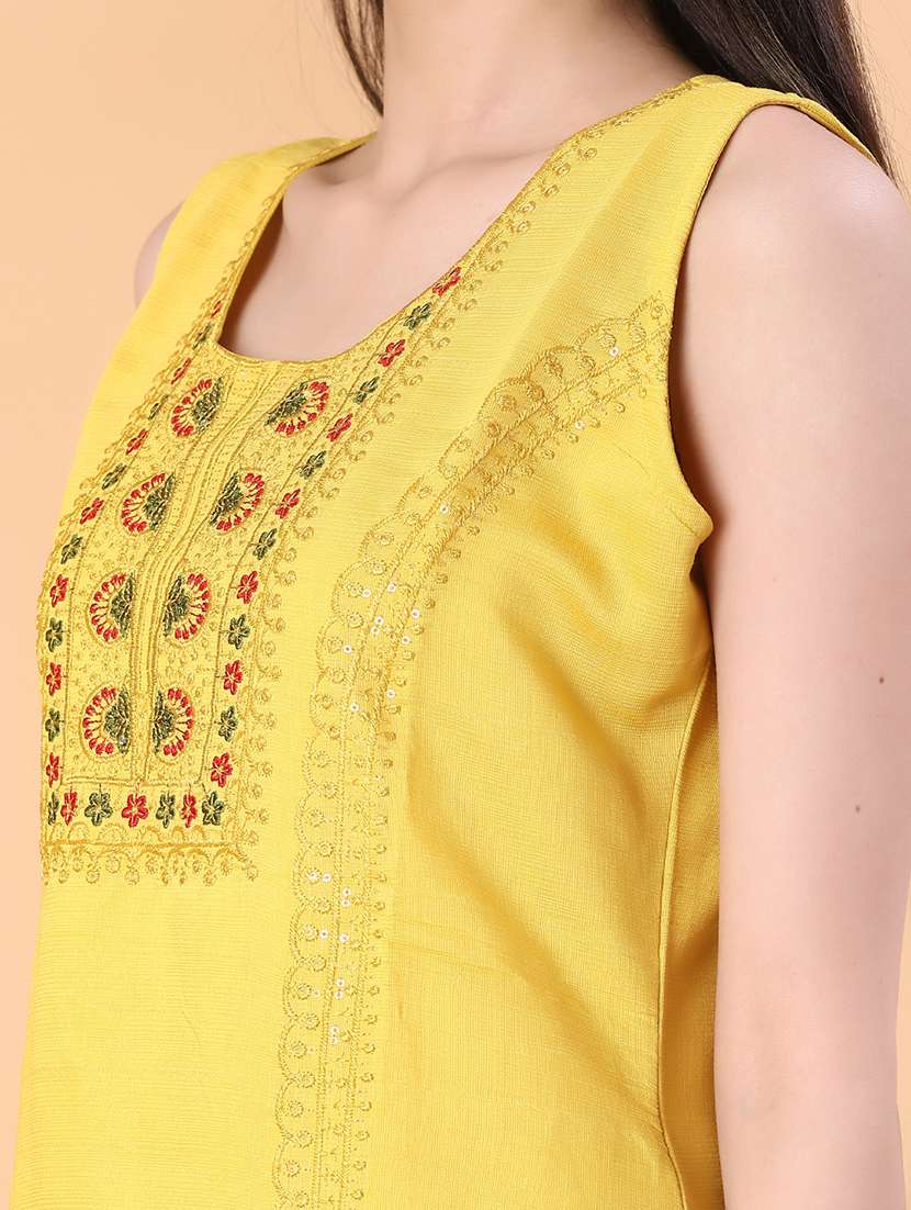 women embroidered sleeveless kurta and pant with dupatta - 22066426 -  Standard Image - 5