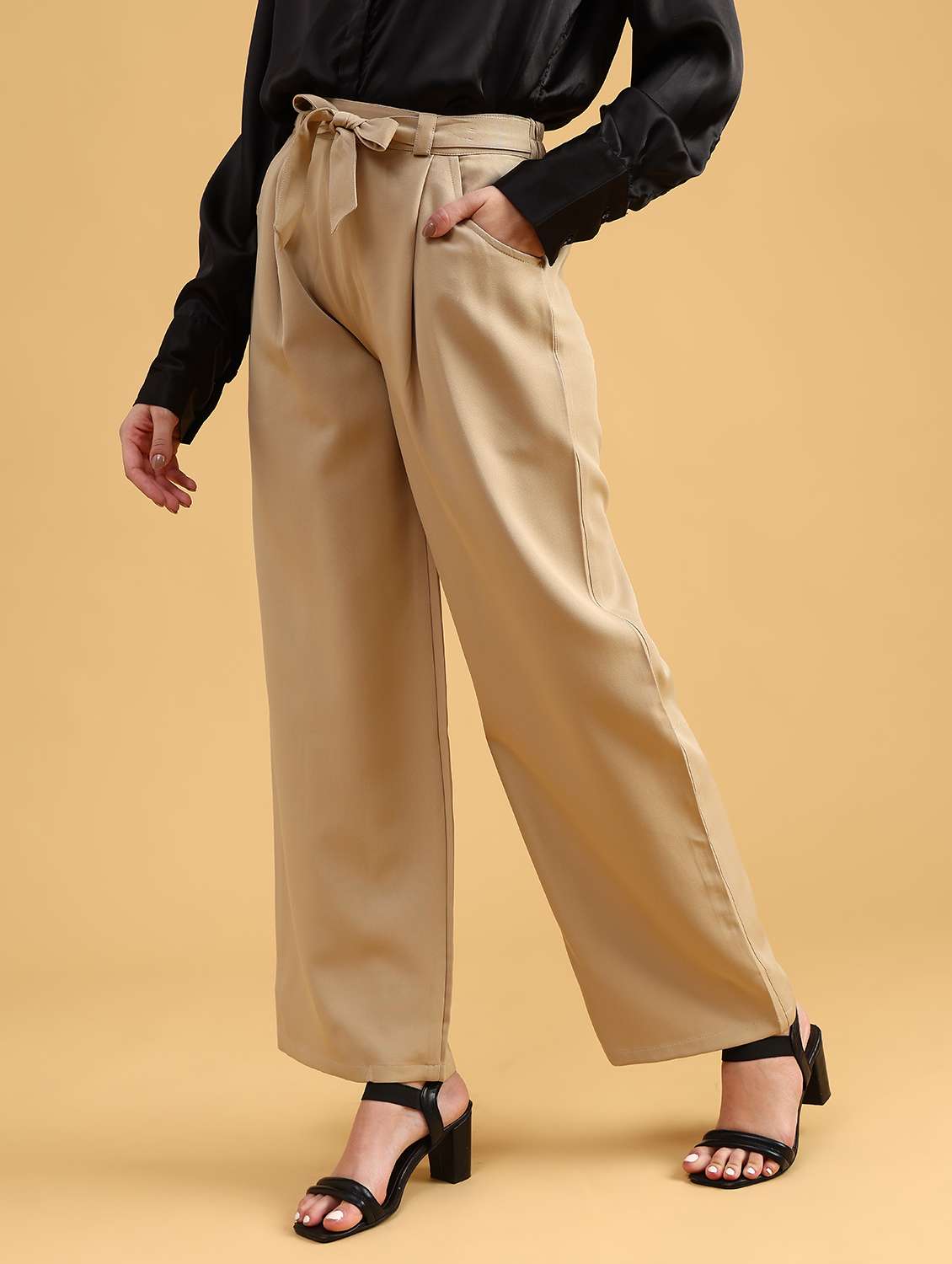 women solid mid rise wide leg trouser