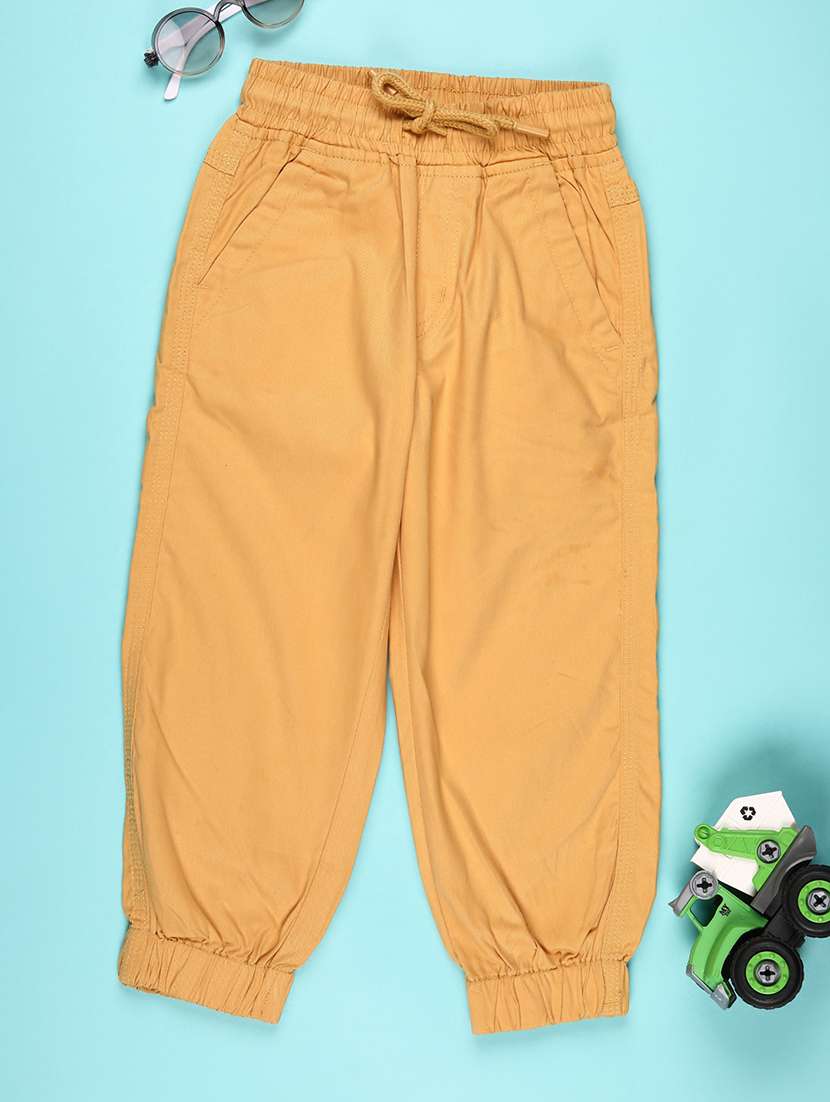 boys solid mid rise relaxed fit jogger