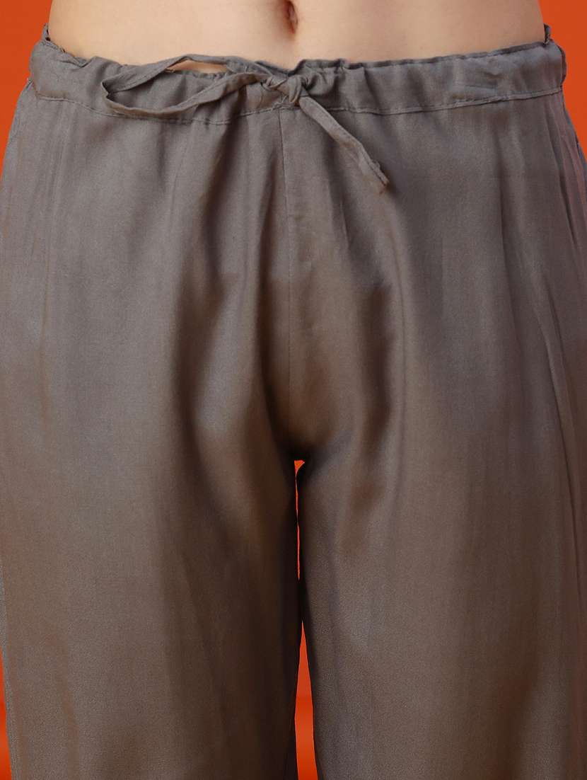 women three quarter sleeve kurta and pant with dupatta - 22067457 -  Standard Image - 5