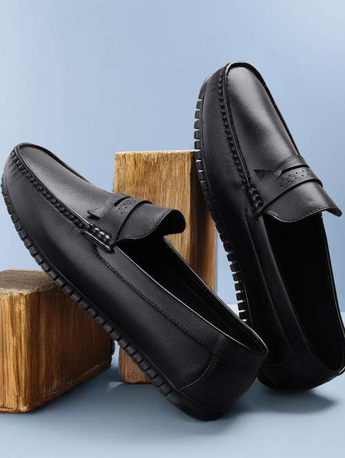 men solid slip on loafer - 22067563 -  Standard Image - 0