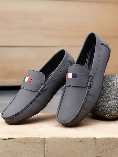 men solid slip on loafer - 22067572 - Standard Image - 0