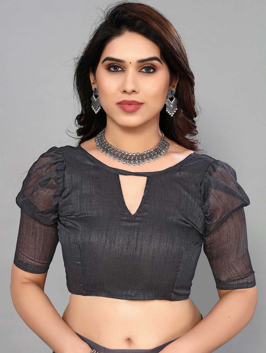 women striped plain saree with blouse - 22068152 -  Standard Image - 5