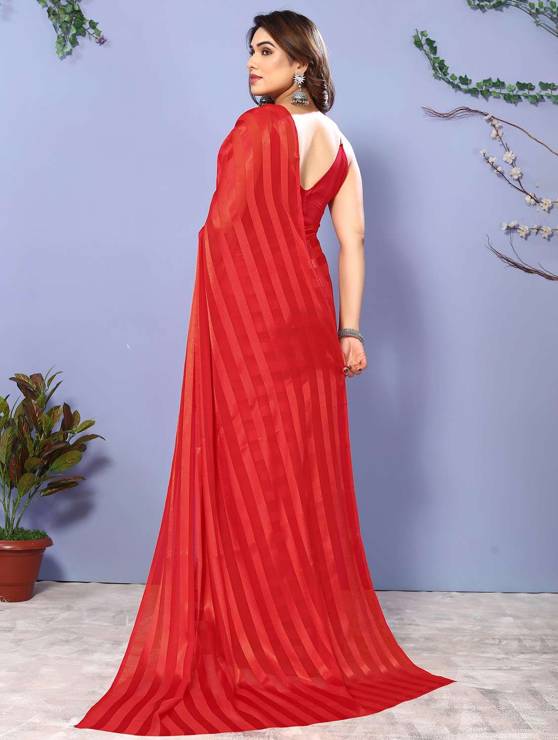 women striped plain saree with blouse - 22068153 -  Standard Image - 3