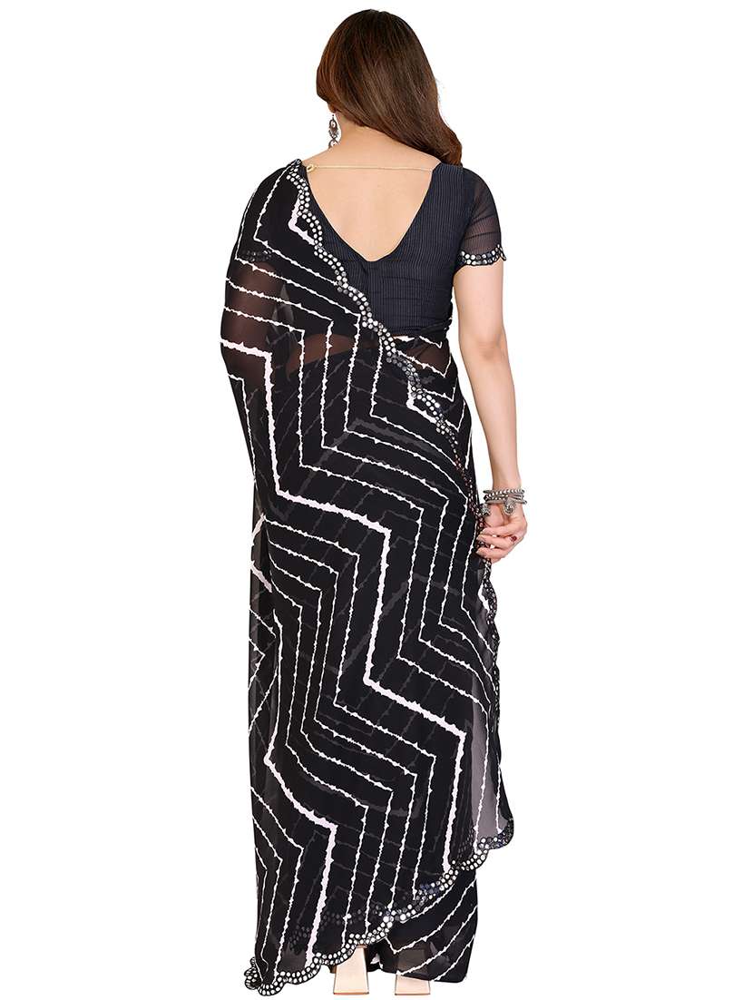 women printed casual wear saree with blouse - 22068223 - Standard Image - 3
